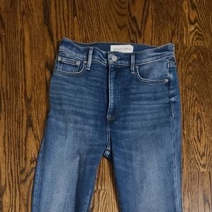 Aritzia Denim Forum Lola Skinny size 28